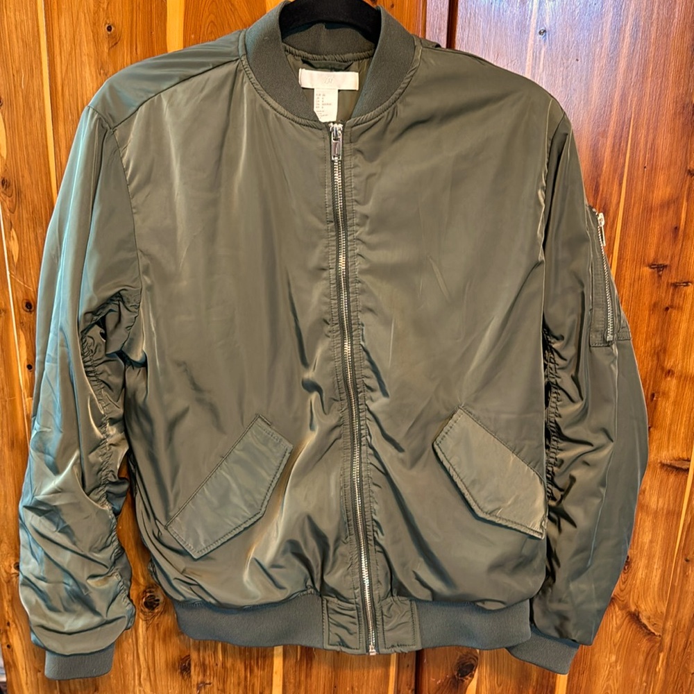 H&M jacket, Olive Green color size 6 women.